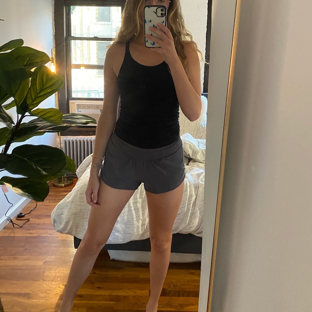 Lululemon hotty hot short in grey